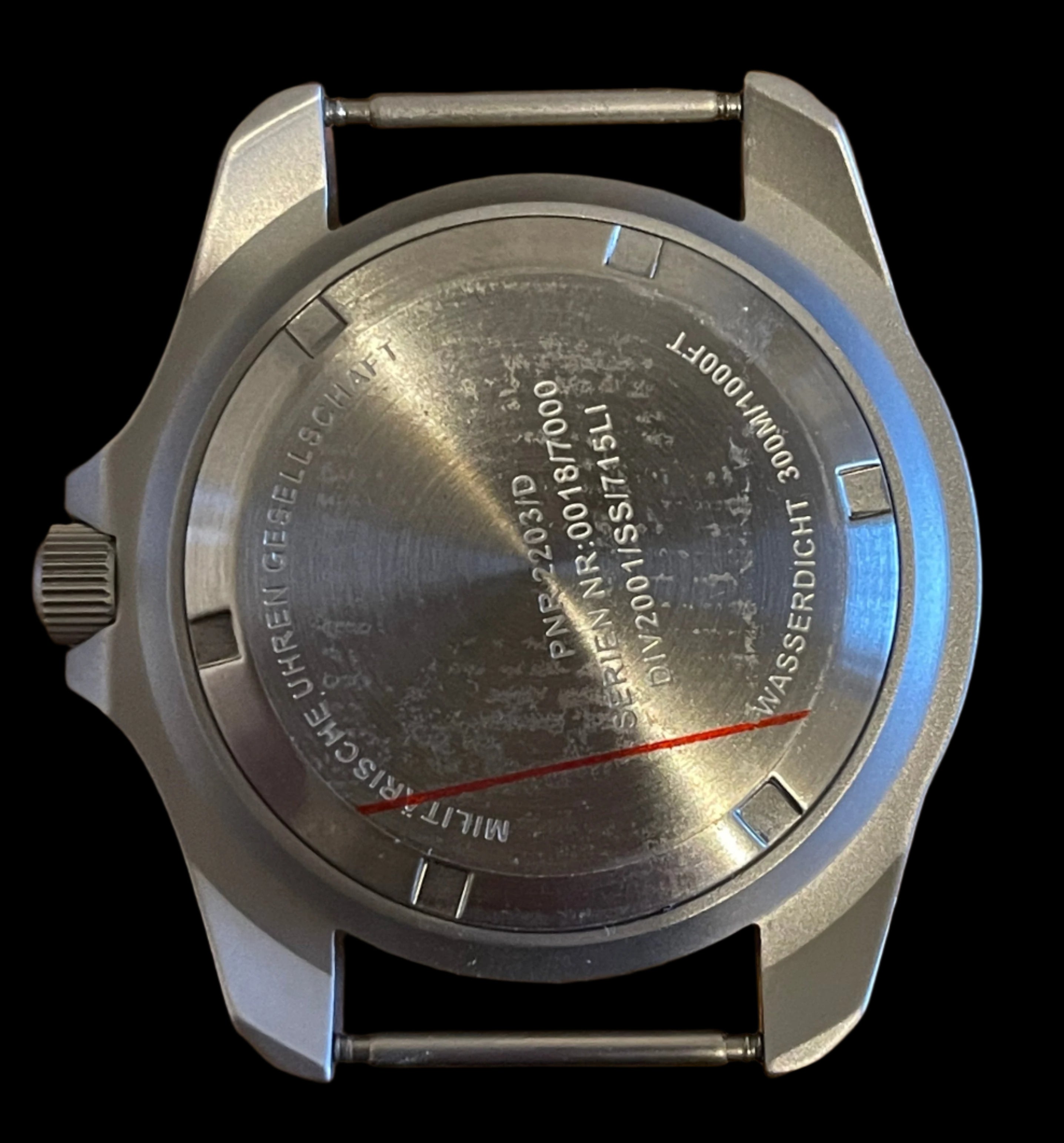 3 x 18mm, 20mm, 22mm or 24mm Pins Designed to Create the Appearance of a Military Watch with Fixed Solid Bars