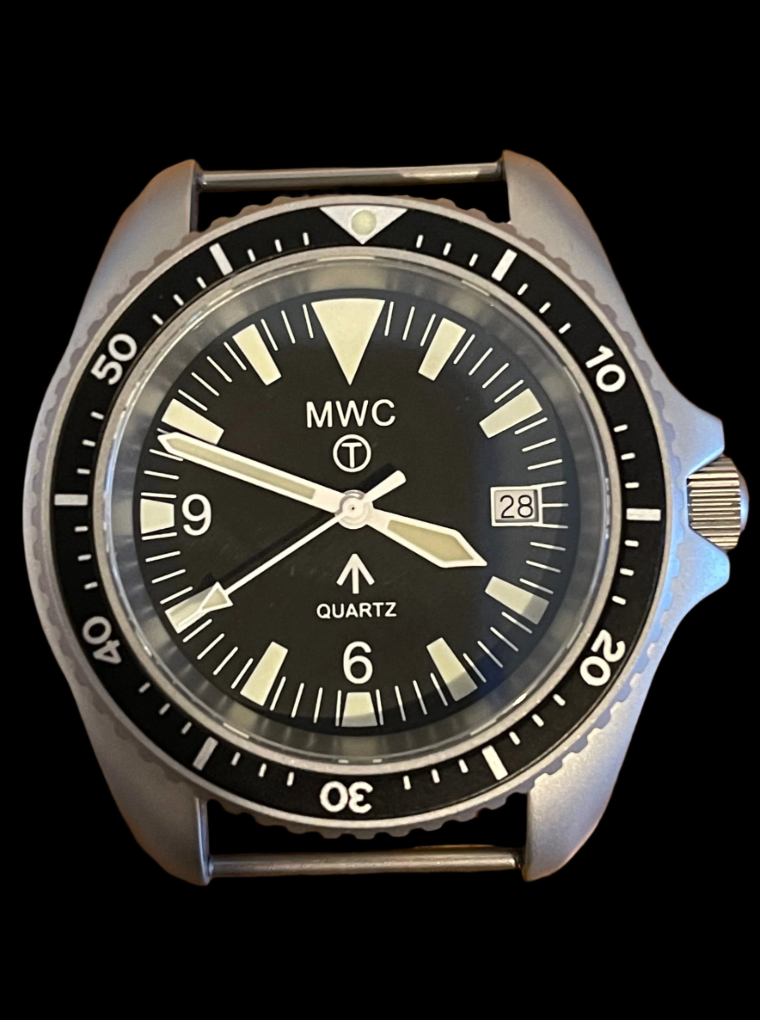 3 x 18mm, 20mm, 22mm or 24mm Pins Designed to Create the Appearance of a Military Watch with Fixed Solid Bars