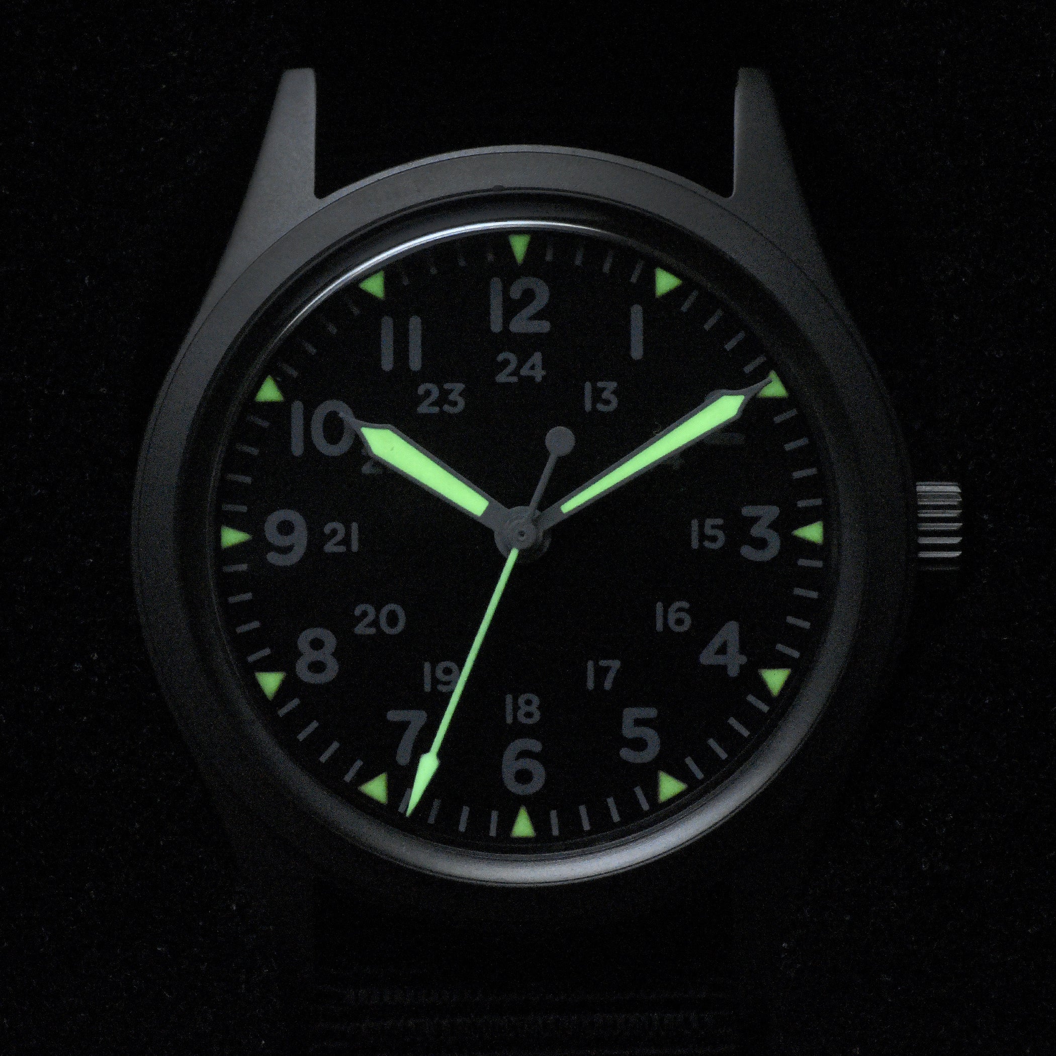 GG-W-113 U.S 1960s Pattern Handwound Military Watch with Plexiglass Crystal and Mechanical Movement