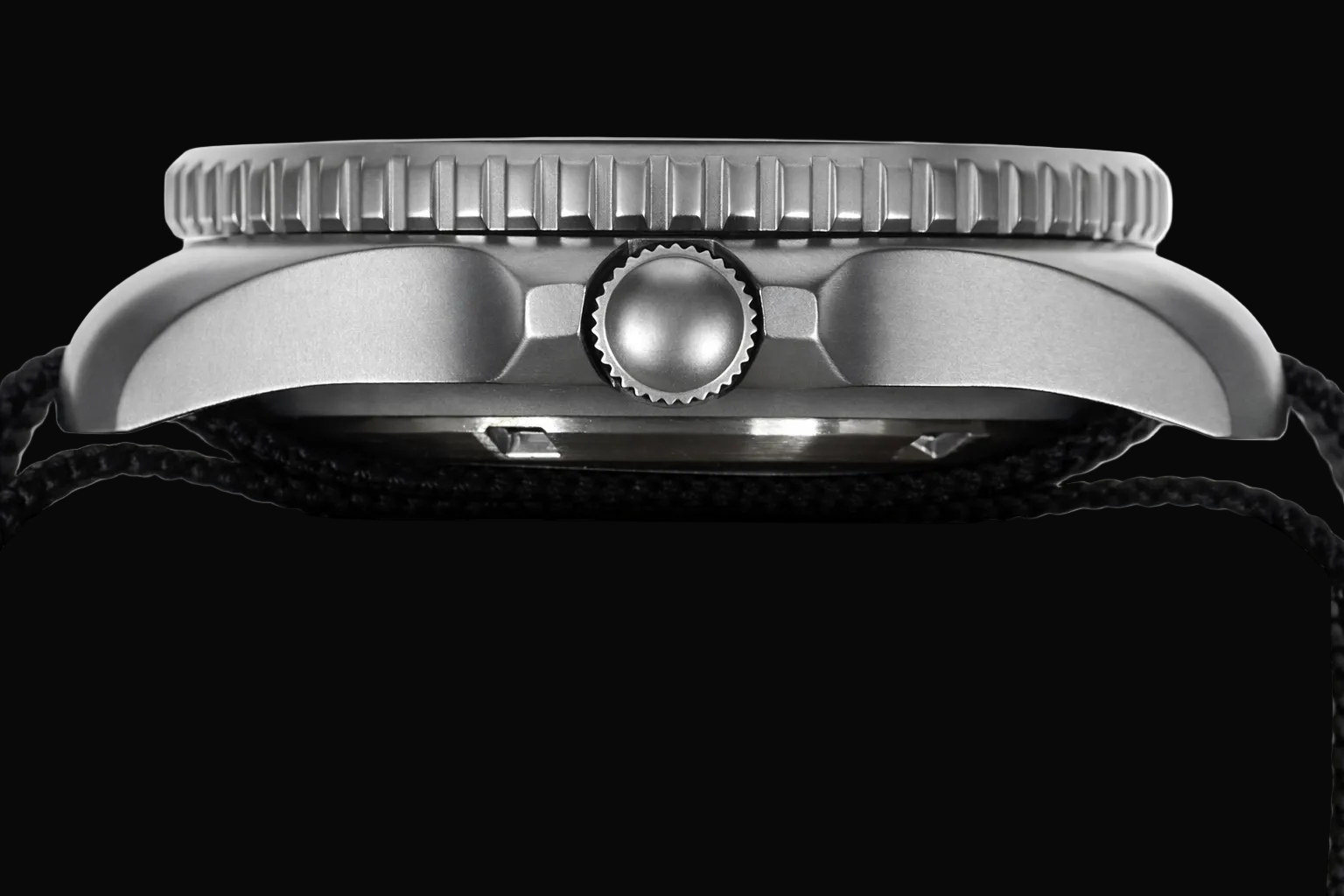 MWC Ltd Edition 1999-2001 Pattern Automatic Day/Date Military Divers Watch with Stainless Steel Case and Sapphire Crystal