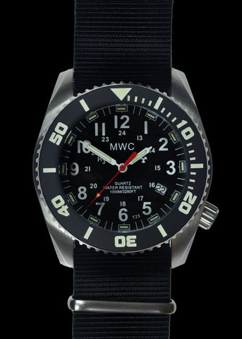 ELVIA Day/Date Military Divers Watch with Sapphire Crystal and Quartz Movement